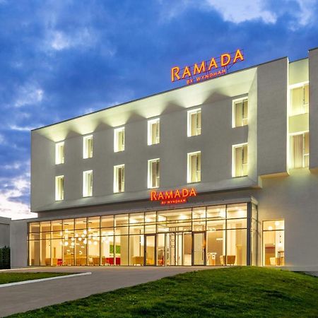 Hotel Ramada By Wyndham Târgu Jiu Exterior foto